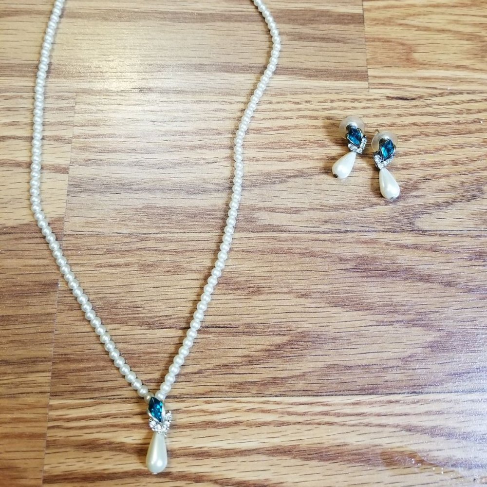 Faux Pearl & Rhinestone necklace & earrings